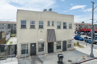 1000 E 10th St in Long Beach, CA - Building Photo - Primary Photo