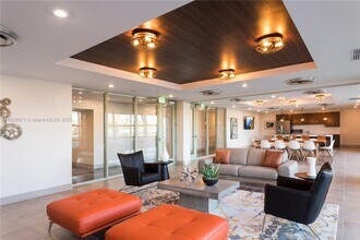 3530 NW 36th St in Miami, FL - Building Photo - Building Photo