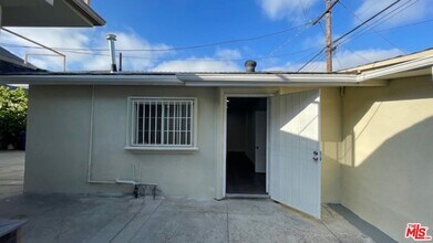 1043 3rd Ave in Los Angeles, CA - Building Photo - Building Photo