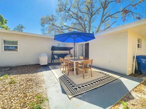 8911 Oren Ave in Tampa, FL - Building Photo - Building Photo