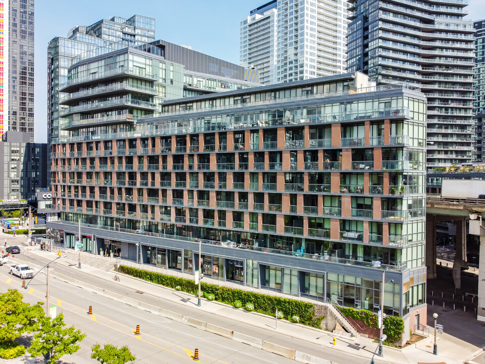 Garrison at Fort York in Toronto, ON - Building Photo