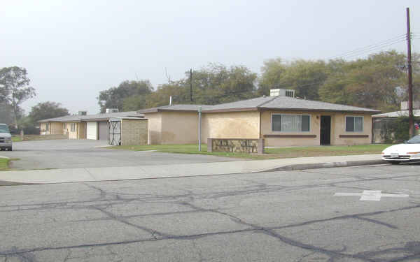 Vista View Apartments in Montclair, CA - Building Photo - Building Photo