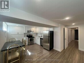 21 Ada Crescent in Toronto, ON - Building Photo - Building Photo