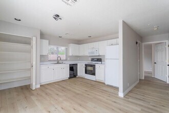 7650 E Williams Dr in Scottsdale, AZ - Building Photo - Building Photo