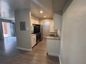 2010 Estrada Pkwy in Irving, TX - Building Photo - Building Photo