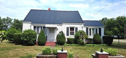 935 Marshall Dr in Erie, PA - Building Photo - Building Photo