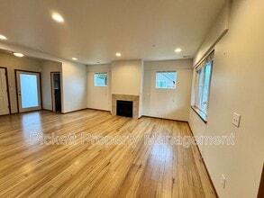 2402 Seringa Ave in Bremerton, WA - Building Photo - Building Photo