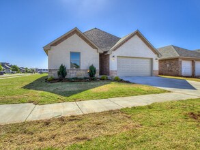 16716 Doyle Dr in Edmond, OK - Building Photo - Building Photo