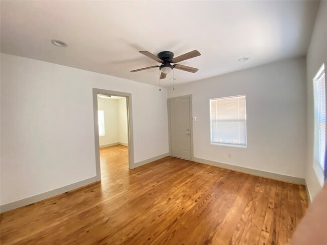 826 Fowlkes St in Sealy, TX - Building Photo - Building Photo