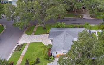 1368 Whispering Pines Dr in Clearwater, FL - Building Photo - Building Photo