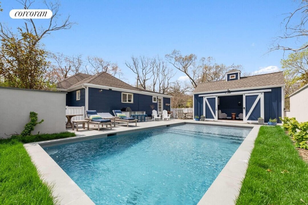 57 Palmer Terrace in Sag Harbor, NY - Building Photo