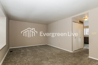 7566 Mt Whitney in Huber Heights, OH - Building Photo - Building Photo