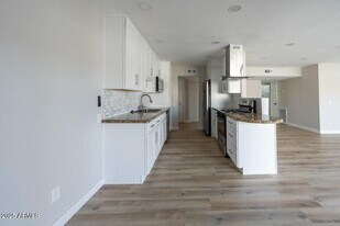 6767 N 7th St in Phoenix, AZ - Building Photo
