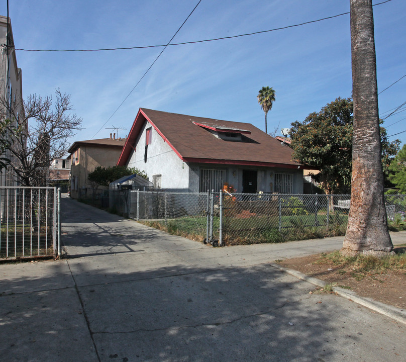 1137 N Ardmore Ave in Los Angeles, CA - Building Photo