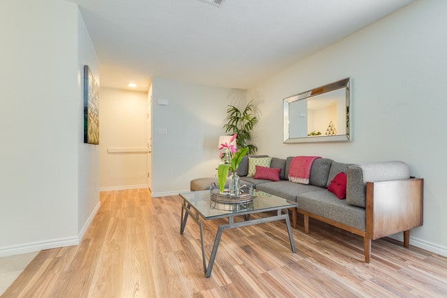 303 Skyline Rd, Unit D