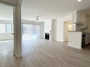 465 Oak St in Glendale, CA - Foto de edificio - Building Photo