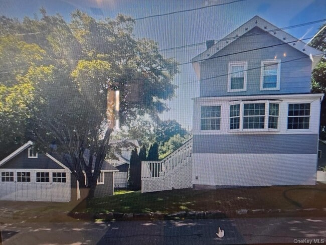 property at 10 Overlook Ave