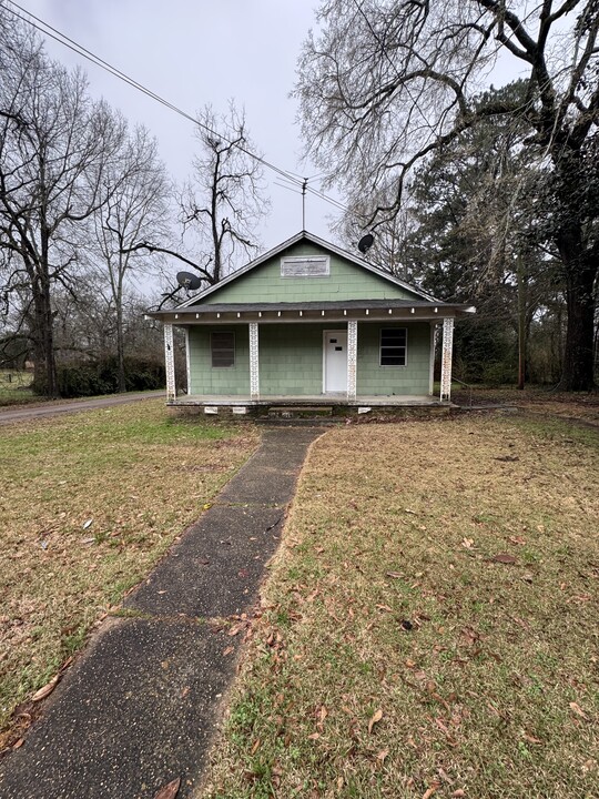 224 E Georgetown St in Crystal Springs, MS - Building Photo