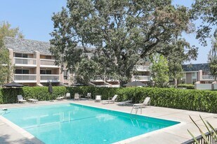 675 Sharon Park Dr in Menlo Park, CA - Building Photo