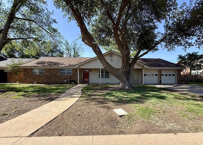 2507 Camarie Ave