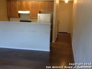 10827 Mathom Landing in Universal City, TX - Building Photo - Building Photo