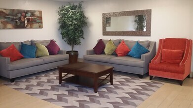 1401 N Flower St in Santa Ana, CA - Building Photo - Building Photo