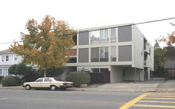 450 Alcatraz Ave in Oakland, CA - Building Photo - Building Photo