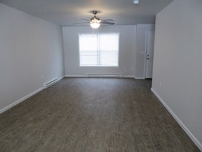 Enclave Estates in Plattsburgh, NY - Foto de edificio - Building Photo