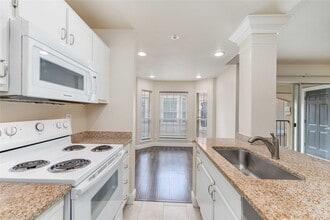 3231 Allen Pkwy, Unit 4302 in Houston, TX - Foto de edificio - Building Photo