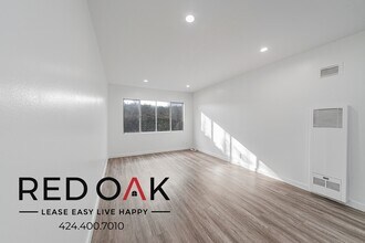 259 N Euclid Ave in Pasadena, CA - Foto de edificio - Building Photo