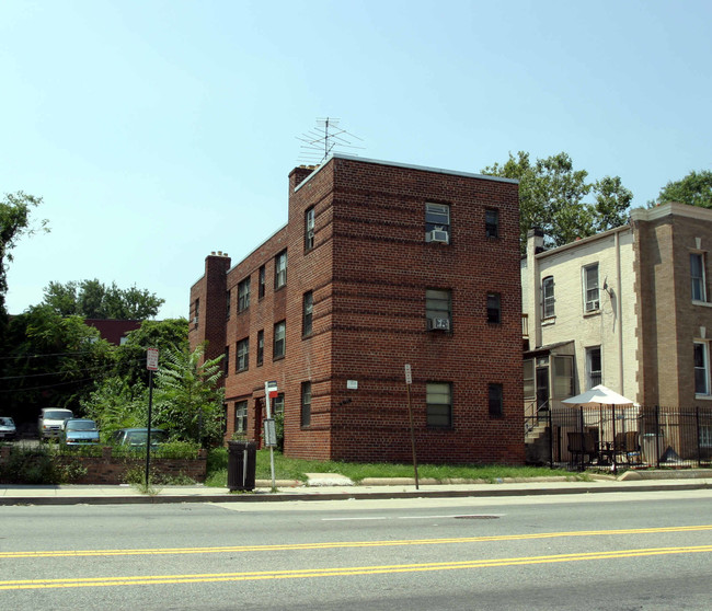 2576 Sherman Ave NW in Washington, DC - Building Photo - Building Photo