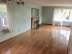 7025 Ravenna Ave NE in Seattle, WA - Building Photo - Building Photo