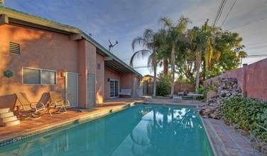 3755 E Calle de Ricardo in Palm Springs, CA - Foto de edificio - Building Photo
