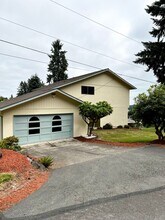 2523 NE William E Sutton Rd in Bremerton, WA - Building Photo - Building Photo