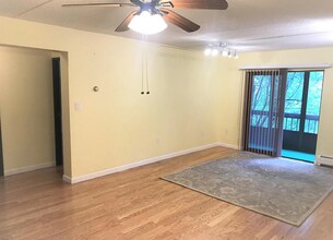 180 Green St, Unit #314 in Melrose, MA - Foto de edificio - Building Photo