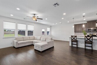213 Stinchcomb Rd in Hutto, TX - Building Photo - Building Photo