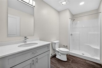 1624 Lonsdale Ave in Lincoln, RI - Building Photo - Building Photo