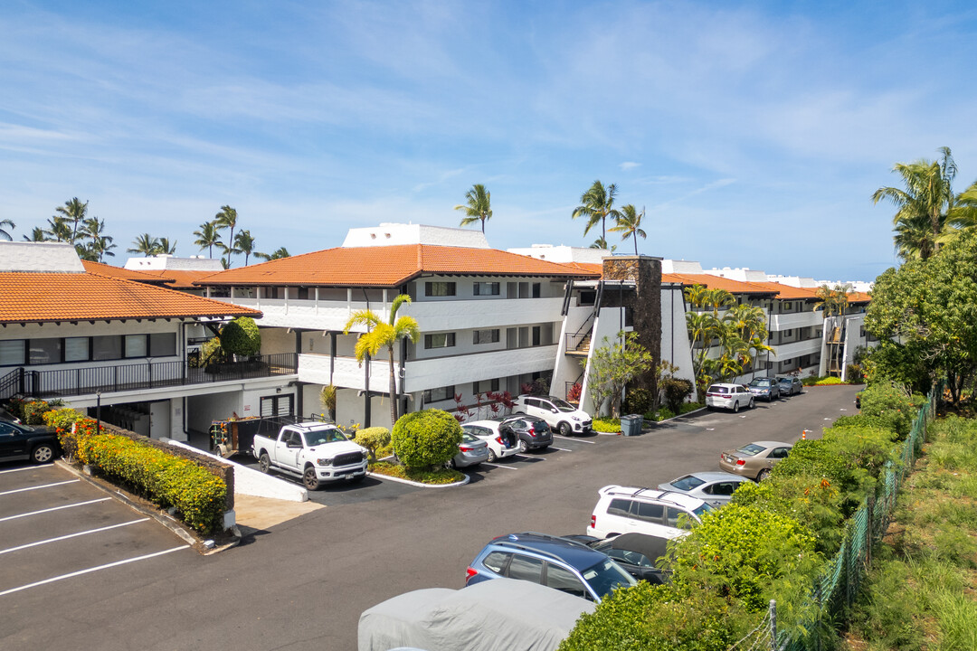 Casa De Emdeko in Kailua Kona, HI - Building Photo