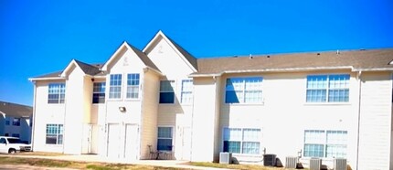 Sycamore Landing Apartments in Mcloud, OK - Building Photo - Building Photo