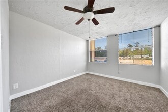 28 Lakeway St in Conroe, TX - Building Photo - Building Photo