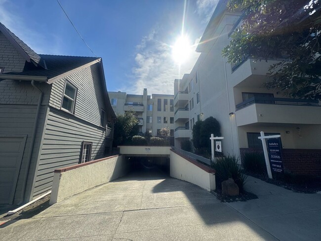 389 Belmont St in Oakland, CA - Building Photo - Building Photo