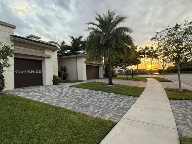 10660 S Lago Vista Cir