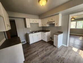 4224 W Glendale Ave in Milwaukee, WI - Building Photo - Building Photo