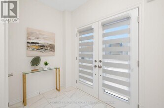 18 Heming St in Brant, ON - Building Photo - Building Photo