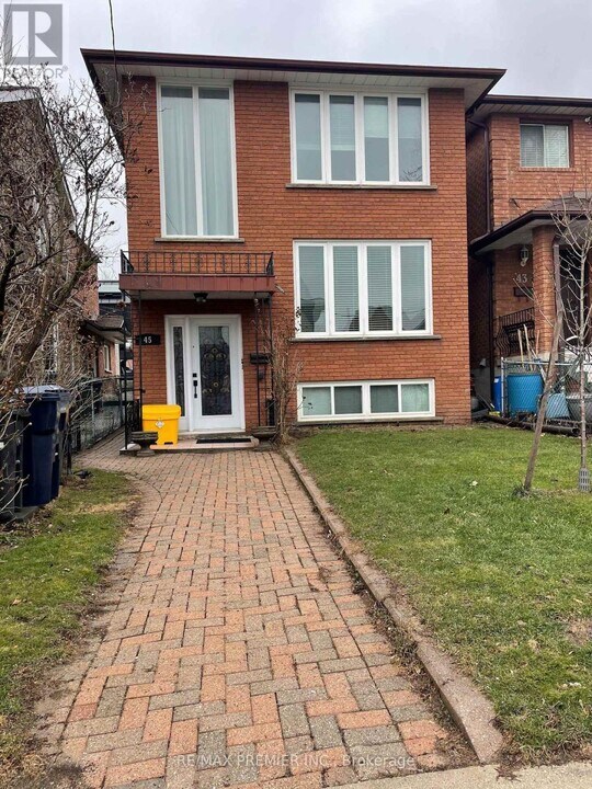 45 Lapp St in Toronto, ON - Building Photo
