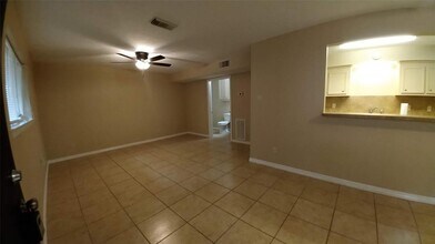 909 Ave I in Huntsville, TX - Foto de edificio - Building Photo