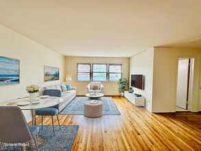 34 E 32nd St in Bayonne, NJ - Building Photo - Building Photo