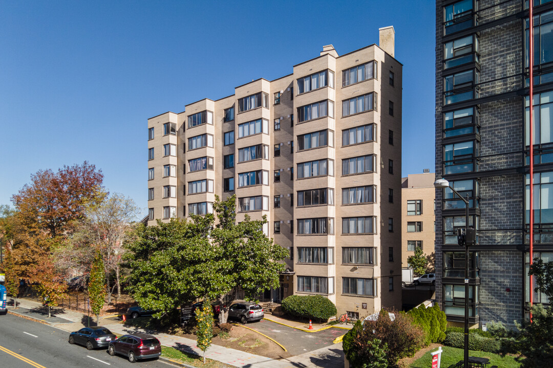 Richman Towers in Washington, DC - Foto de edificio