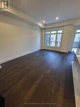 3321 Taha Gdns in Oakville, ON - Building Photo - Building Photo