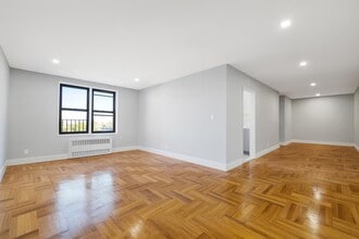 525-527 Riverdale Avenue in Yonkers, NY - Foto de edificio - Building Photo
